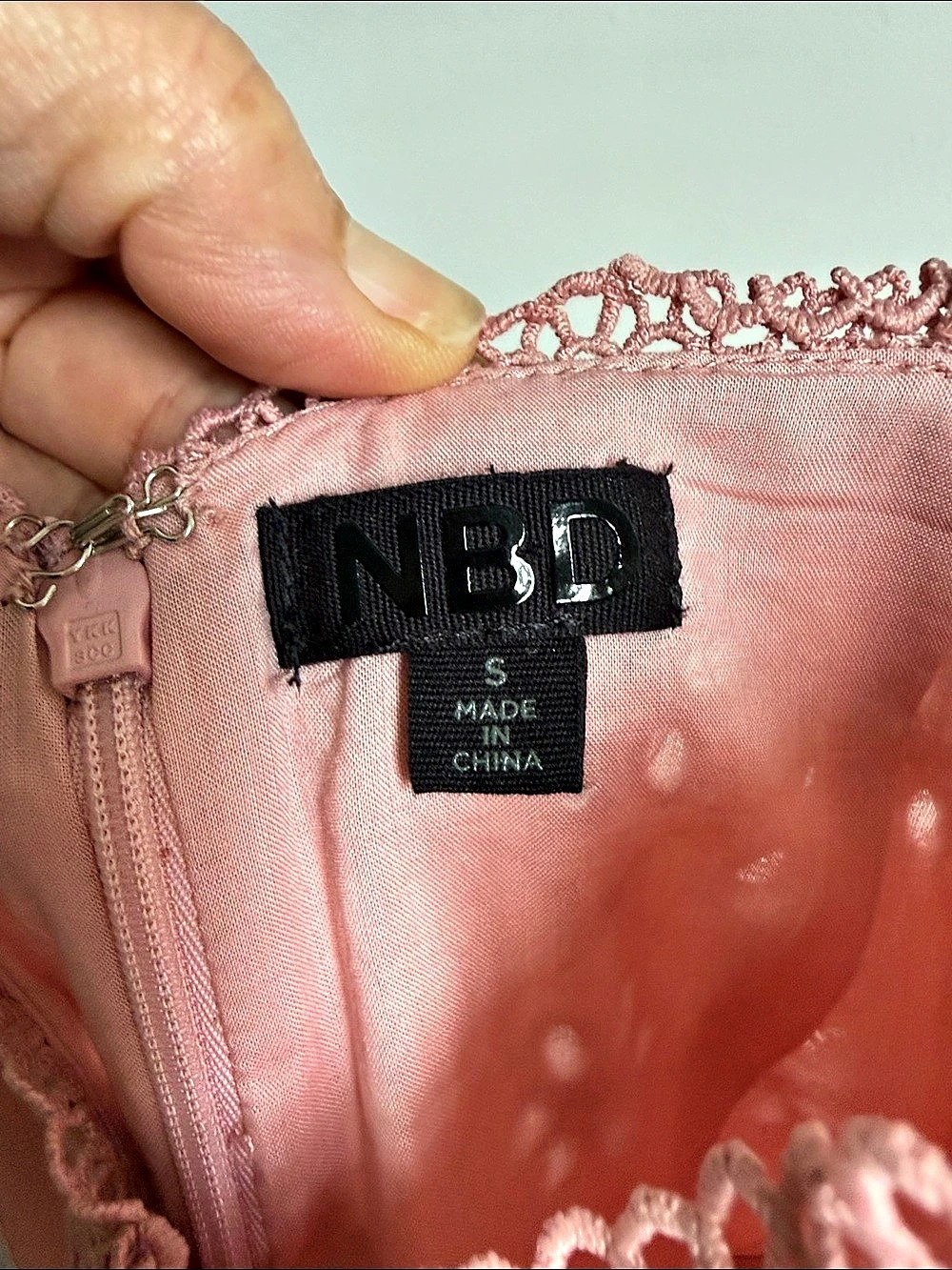 NBD Eyelet Lace Mini Dress in Pink Size Small Like New - Picture 9 of 11